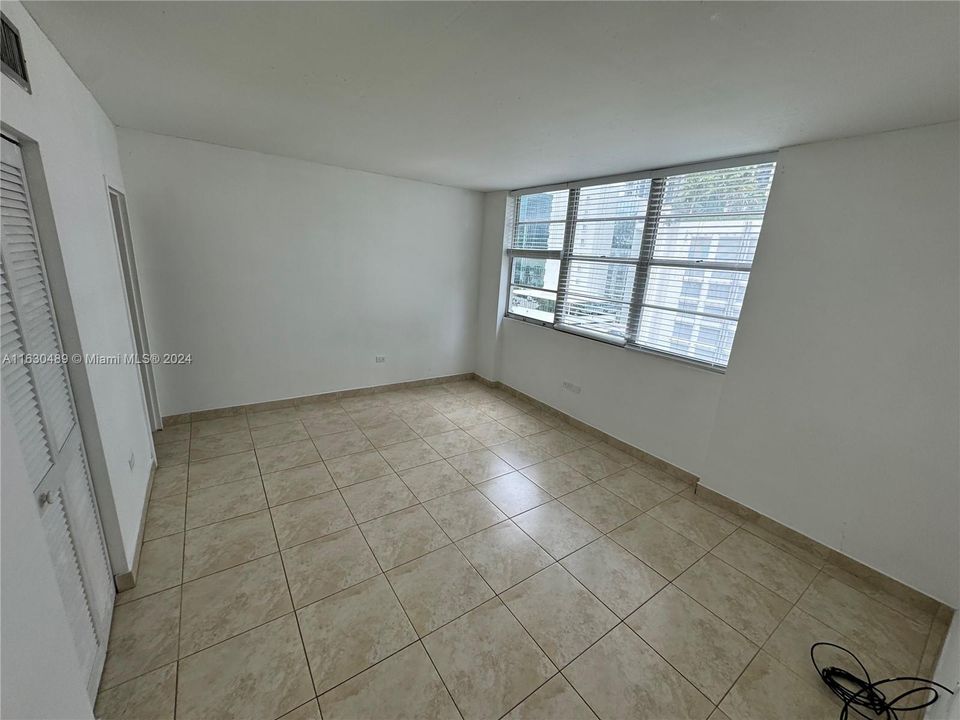 Vendido Recientemente: $395,000 (2 camas, 2 baños, 1060 Pies cuadrados)