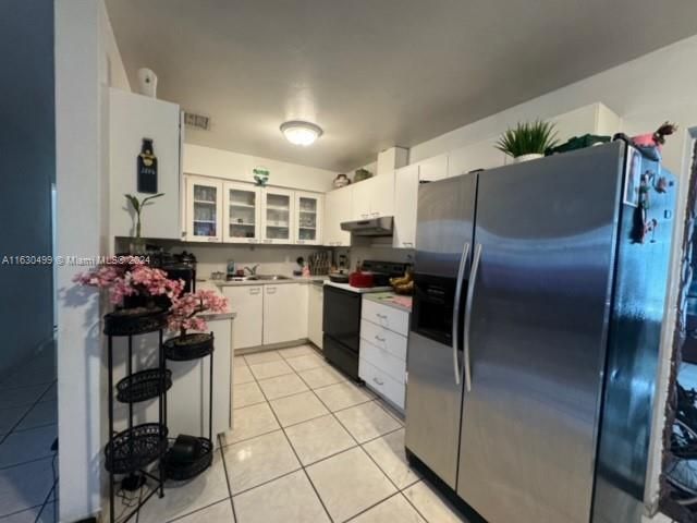 For Sale: $599,000 (3 beds, 1 baths, 1432 Square Feet)