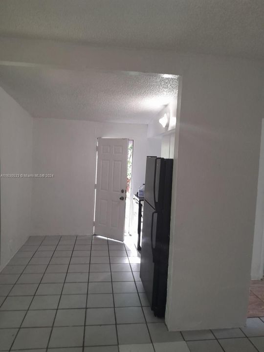 Recently Rented: $2,300 (2 beds, 1 baths, 594 Square Feet)