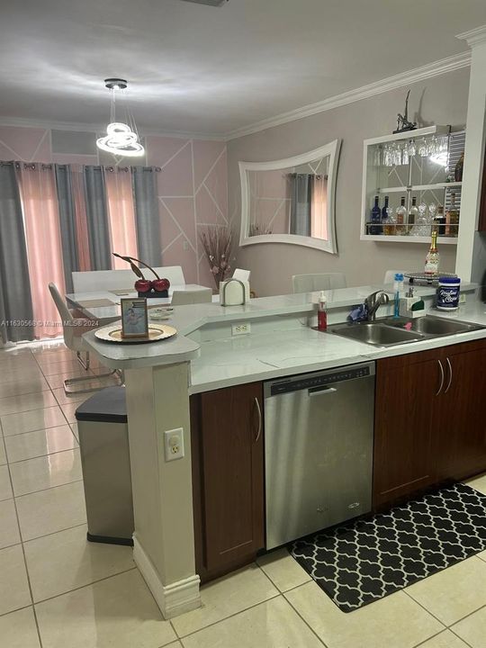 En Venta: $350,000 (3 camas, 2 baños, 1452 Pies cuadrados)