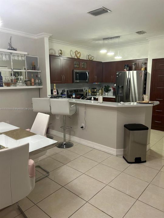 En Venta: $350,000 (3 camas, 2 baños, 1452 Pies cuadrados)