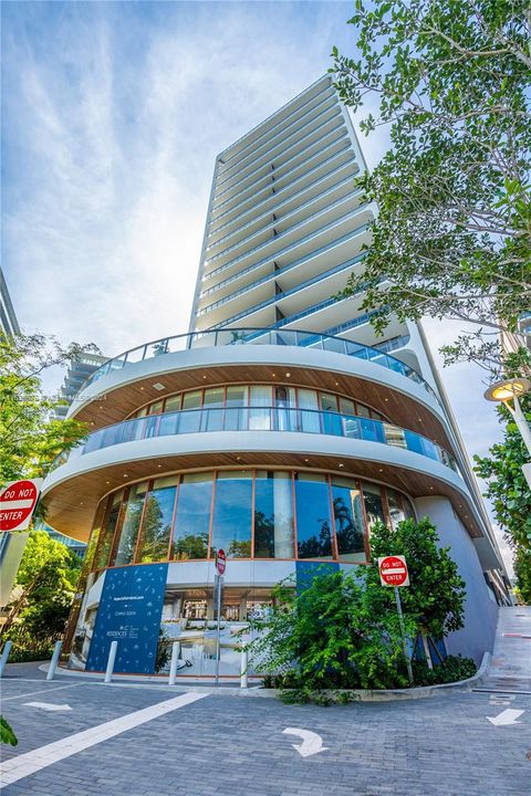 Active With Contract: $1,075,000 (1 beds, 1 baths, 0 Square Feet)