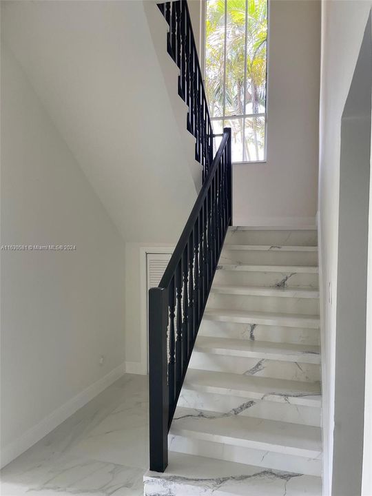 Recently Rented: $5,800 (4 beds, 3 baths, 3501 Square Feet)