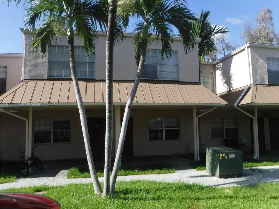 Recently Rented: $2,600 (3 beds, 2 baths, 0 Square Feet)