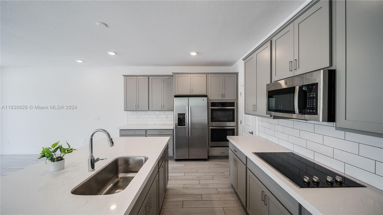 Active With Contract: $3,000 (3 beds, 2 baths, 2057 Square Feet)