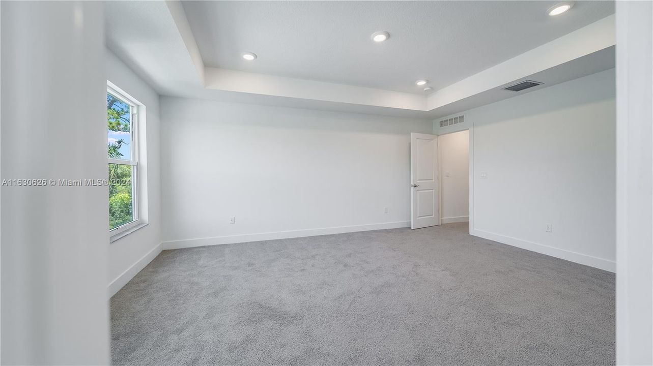 Active With Contract: $3,000 (3 beds, 2 baths, 2057 Square Feet)