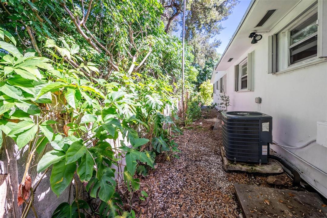 Active With Contract: $775,000 (0 beds, 0 baths, 2055 Square Feet)