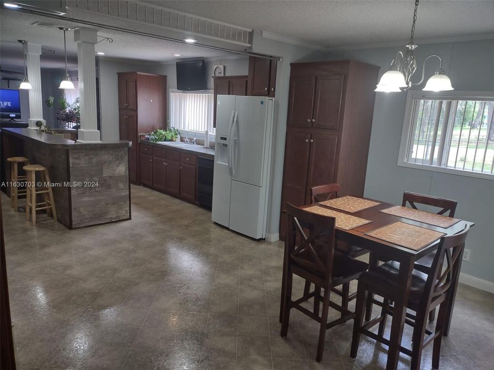 En Venta: $330,000 (3 camas, 2 baños, 0 Pies cuadrados)