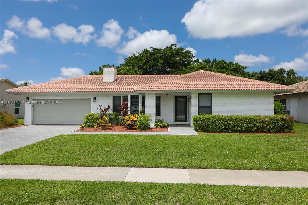 For Sale: $715,000 (3 beds, 2 baths, 1735 Square Feet)