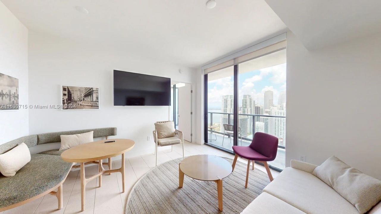 Active With Contract: $598,000 (1 beds, 1 baths, 504 Square Feet)