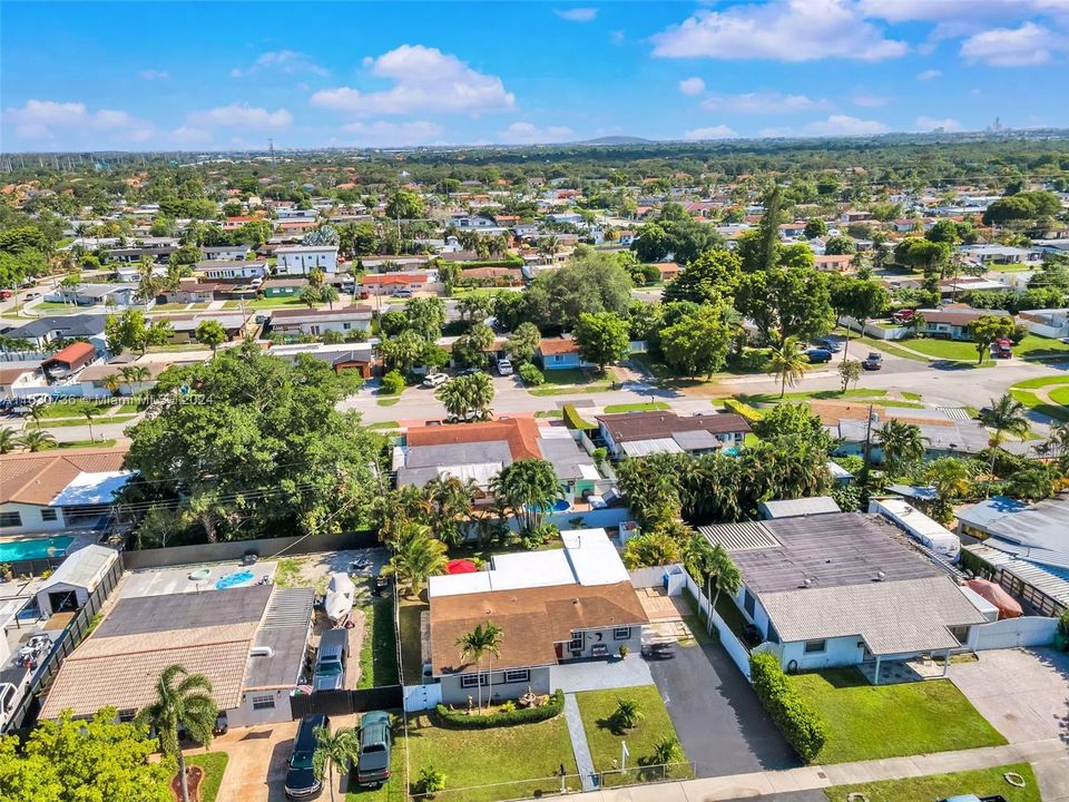 Active With Contract: $639,999 (4 beds, 2 baths, 1705 Square Feet)