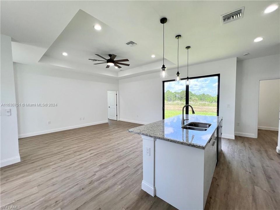 For Sale: $339,900 (3 beds, 2 baths, 1469 Square Feet)