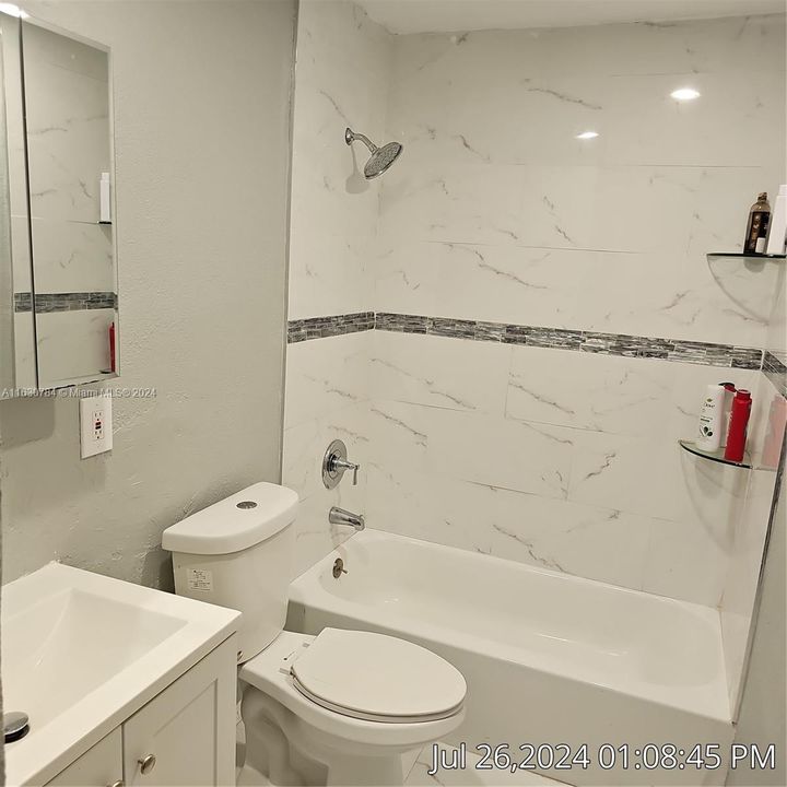 For Sale: $550,000 (5 beds, 2 baths, 1828 Square Feet)