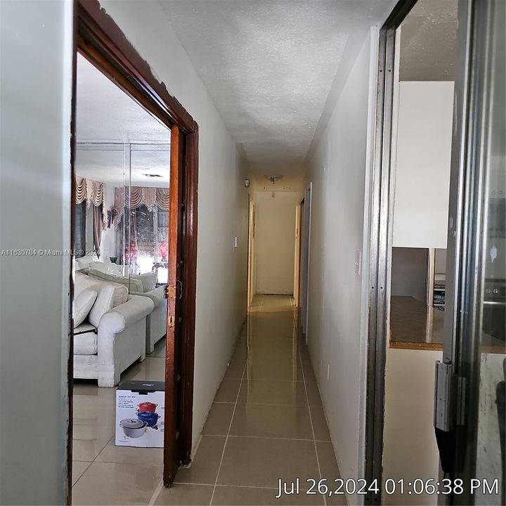 En Venta: $550,000 (5 camas, 2 baños, 1828 Pies cuadrados)