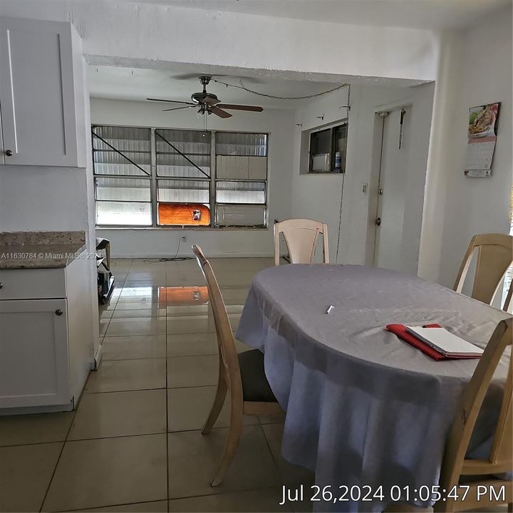 En Venta: $550,000 (5 camas, 2 baños, 1828 Pies cuadrados)