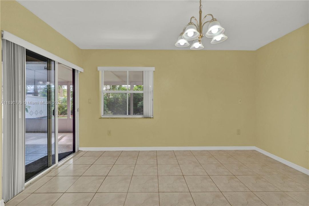 Recently Sold: $520,000 (4 beds, 2 baths, 1553 Square Feet)