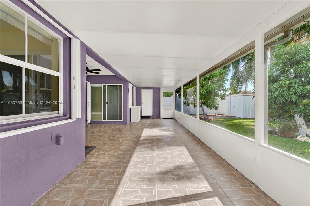 Recently Sold: $520,000 (4 beds, 2 baths, 1553 Square Feet)