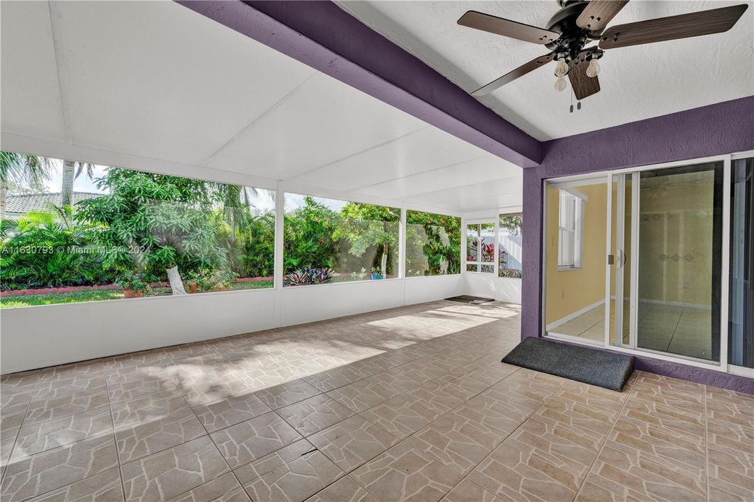 Recently Sold: $520,000 (4 beds, 2 baths, 1553 Square Feet)