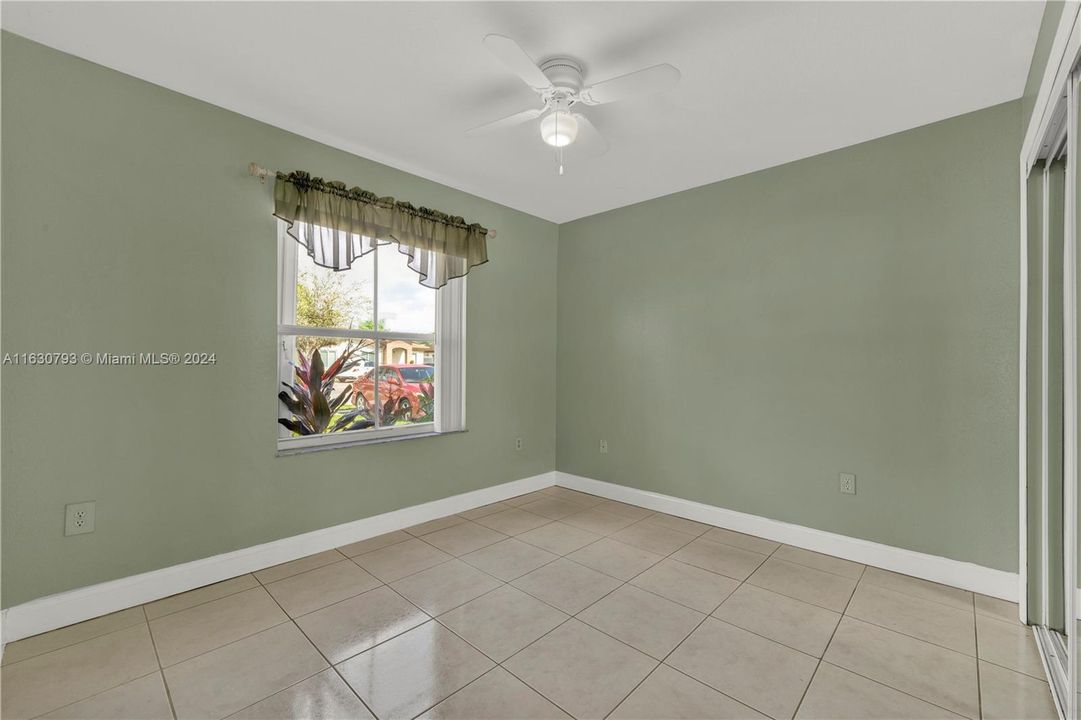 Recently Sold: $520,000 (4 beds, 2 baths, 1553 Square Feet)