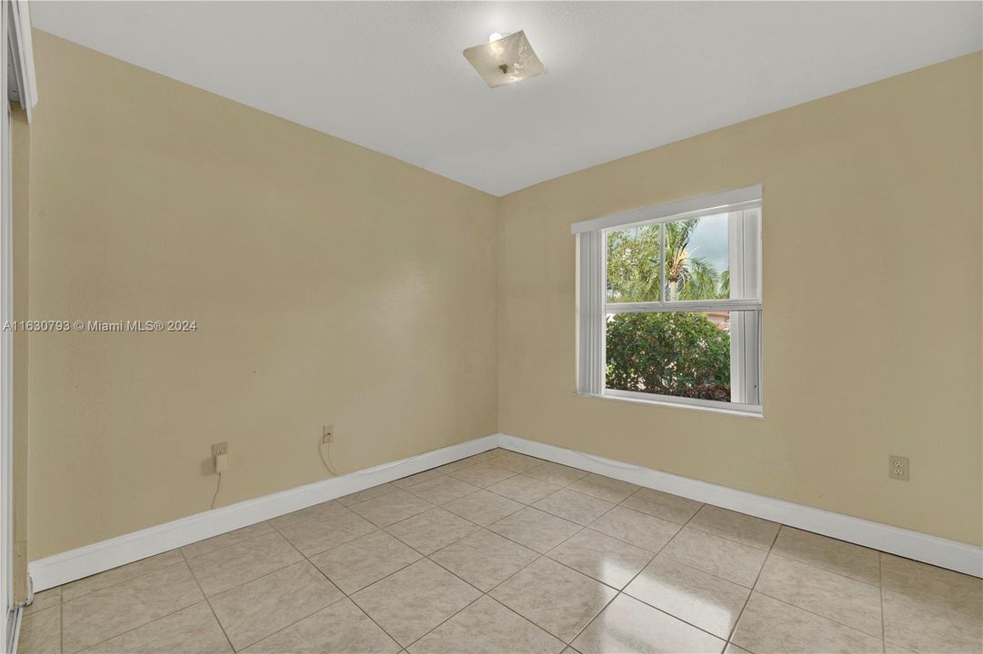 Recently Sold: $520,000 (4 beds, 2 baths, 1553 Square Feet)