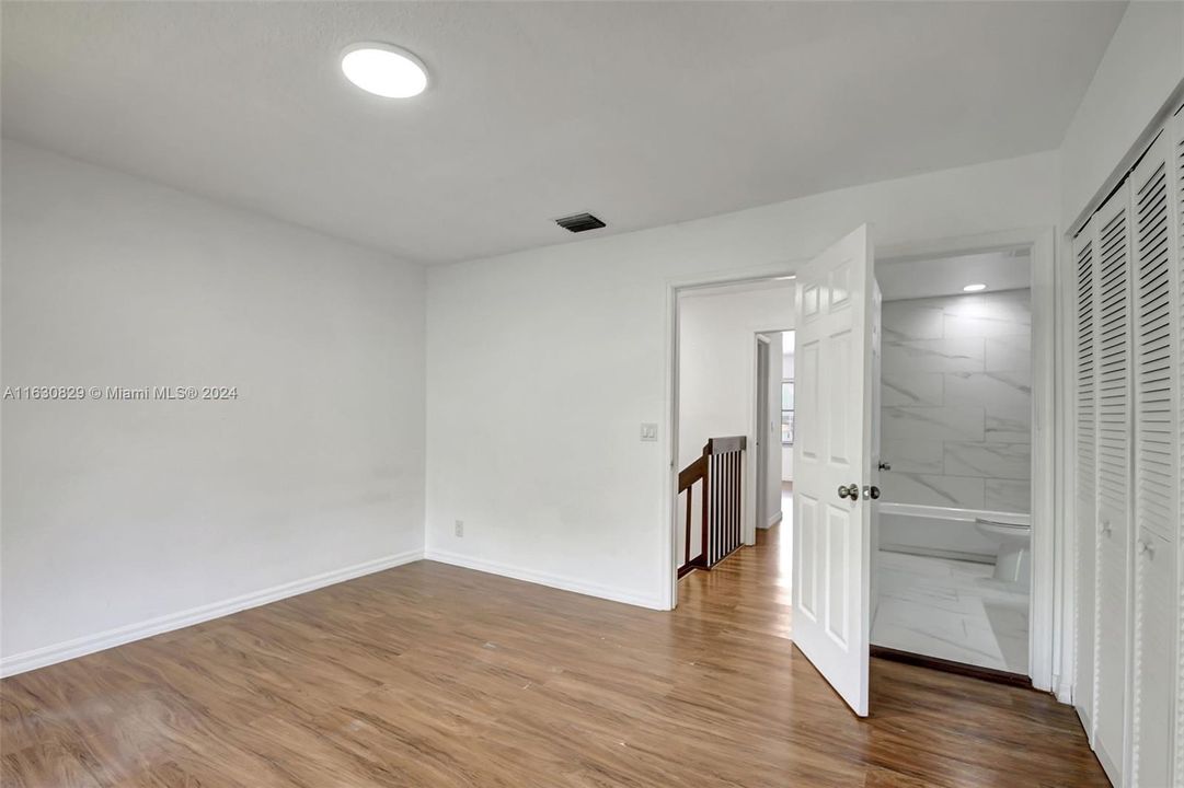 Active With Contract: $285,000 (2 beds, 2 baths, 1314 Square Feet)