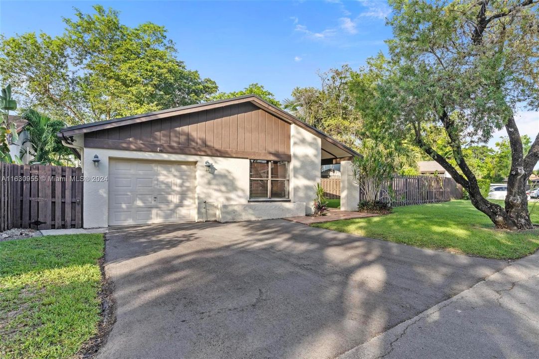 Active With Contract: $3,600 (4 beds, 2 baths, 1919 Square Feet)