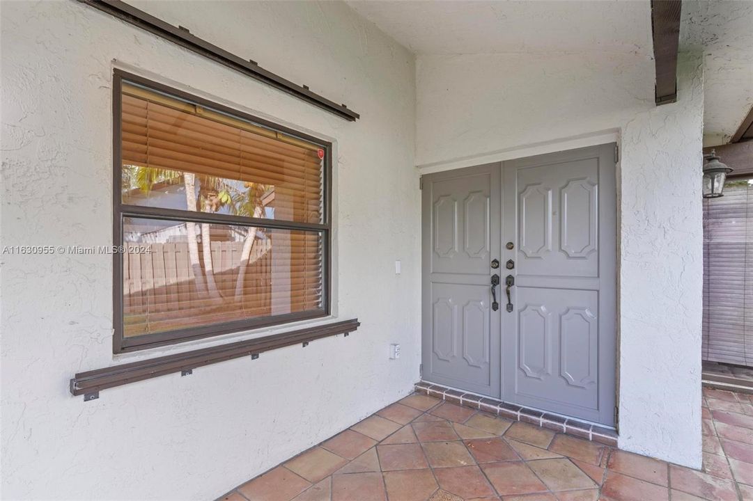 Active With Contract: $3,600 (4 beds, 2 baths, 1919 Square Feet)