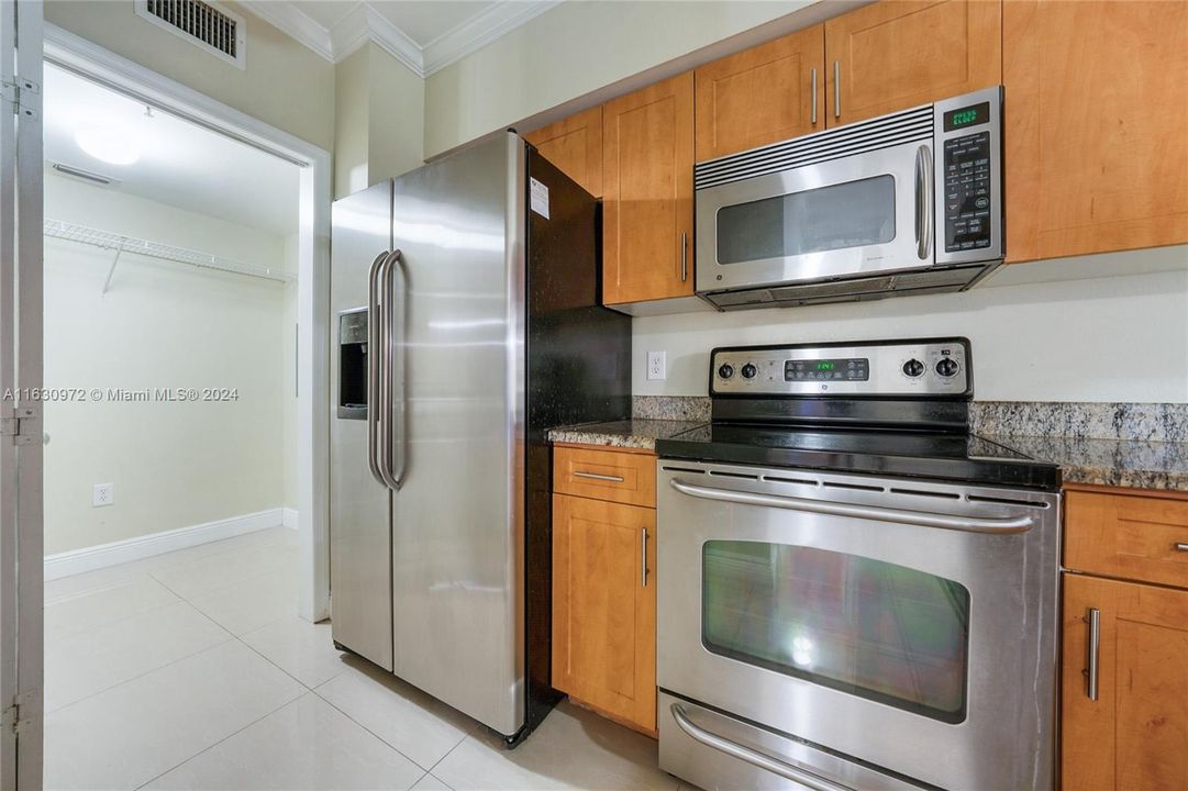 For Rent: $2,350 (2 beds, 2 baths, 1262 Square Feet)