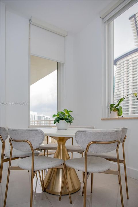 KITCHEN DINING AREA