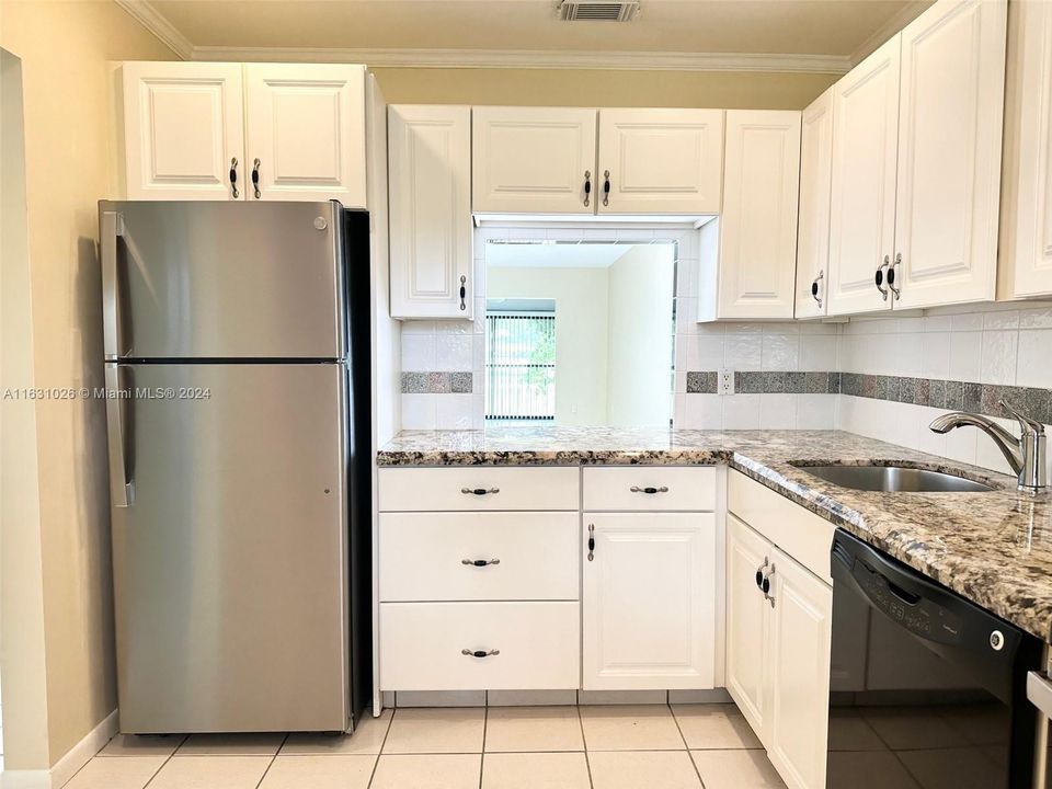 For Rent: $2,500 (2 beds, 2 baths, 1216 Square Feet)