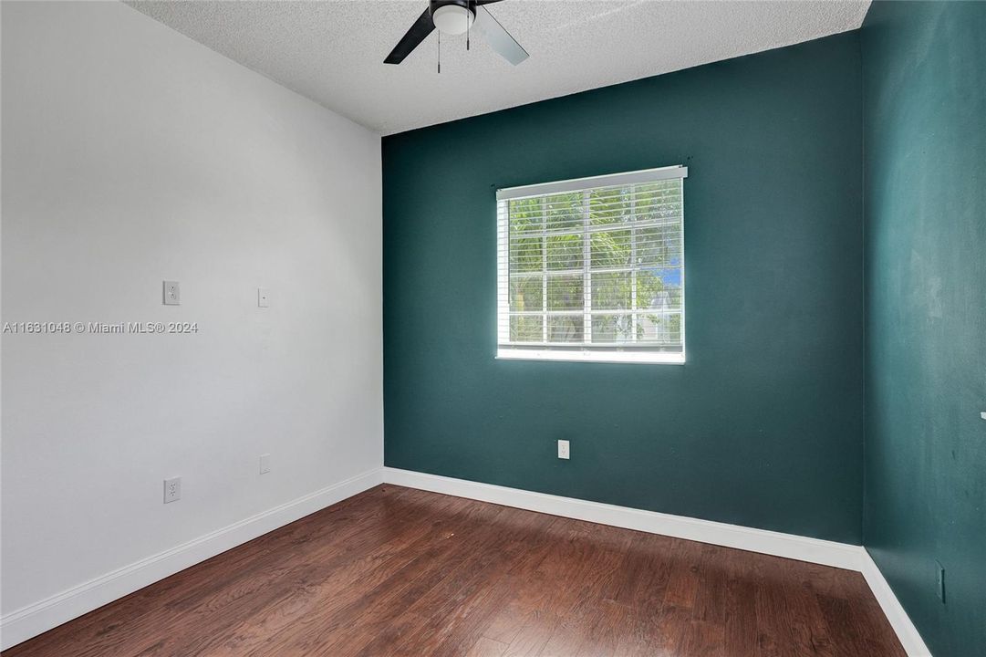 Active With Contract: $2,950 (3 beds, 2 baths, 1611 Square Feet)