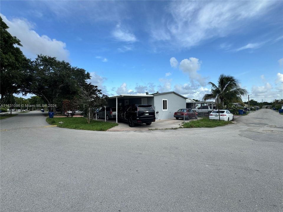 For Sale: $290,000 (3 beds, 2 baths, 1430 Square Feet)