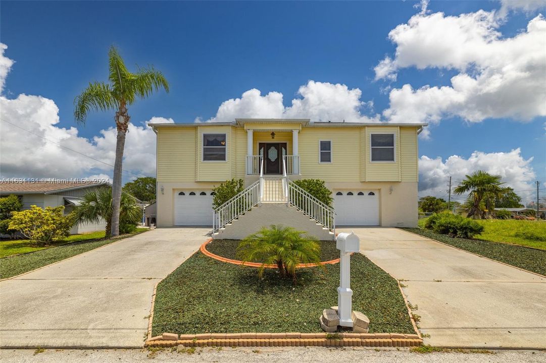 For Sale: $657,000 (3 beds, 2 baths, 2006 Square Feet)