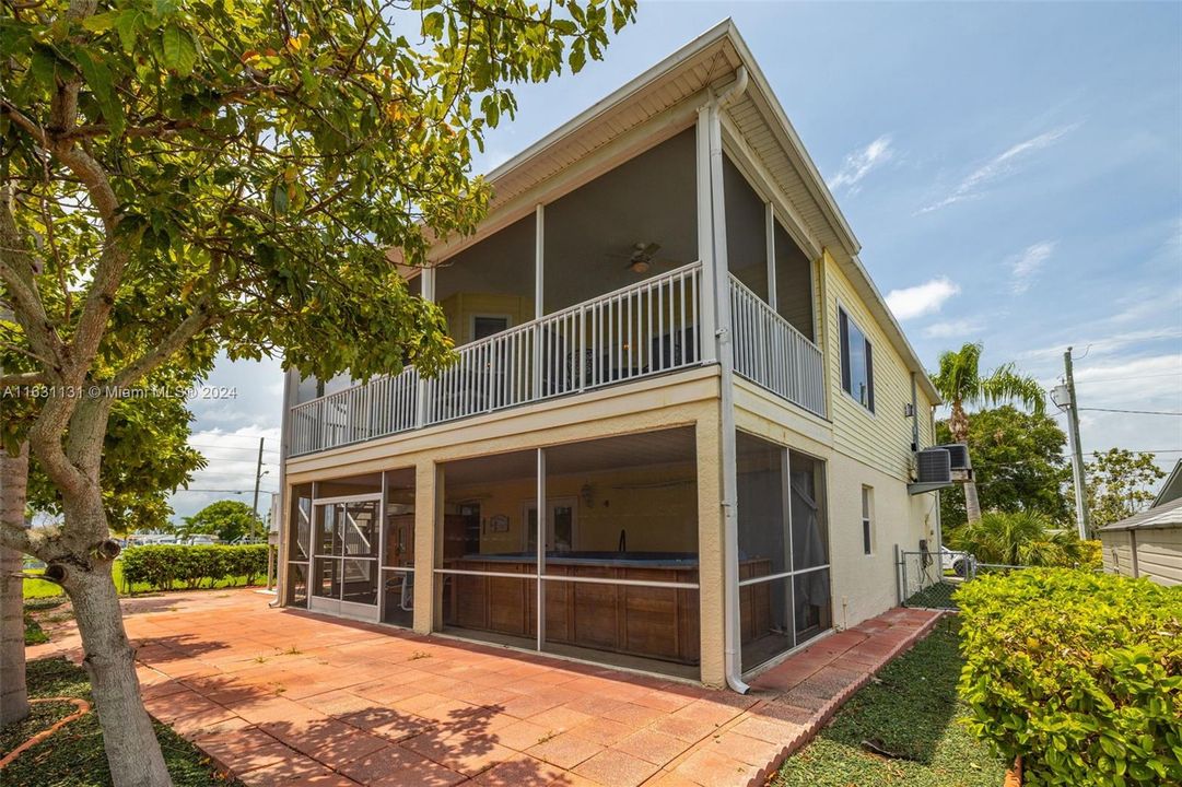 For Sale: $657,000 (3 beds, 2 baths, 2006 Square Feet)