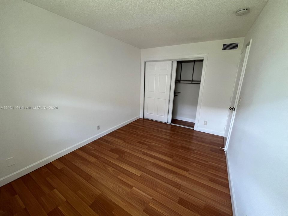 For Rent: $1,850 (2 beds, 2 baths, 870 Square Feet)