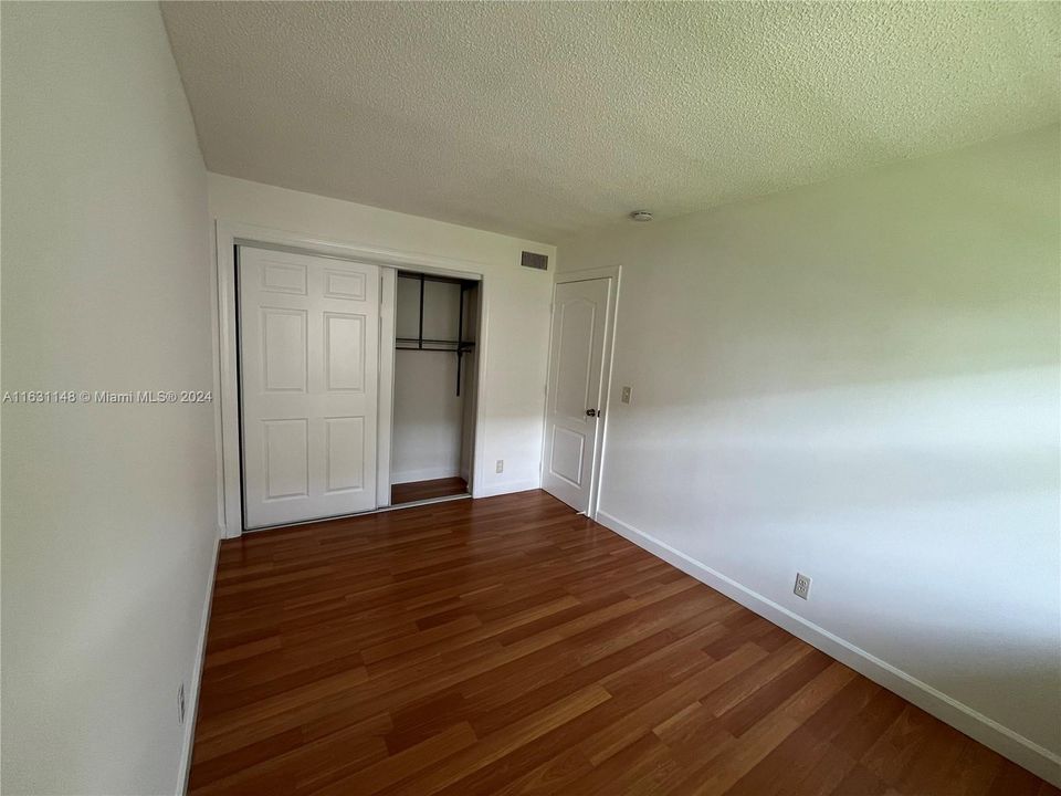 For Rent: $1,850 (2 beds, 2 baths, 870 Square Feet)