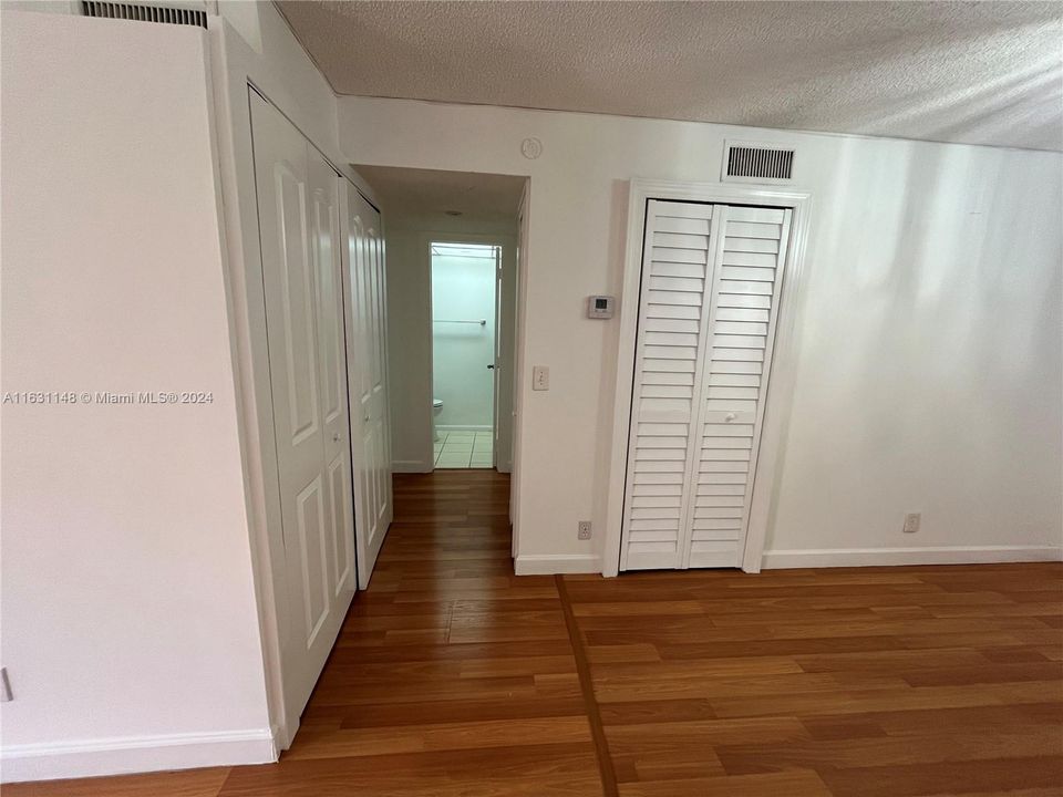 For Rent: $1,850 (2 beds, 2 baths, 870 Square Feet)