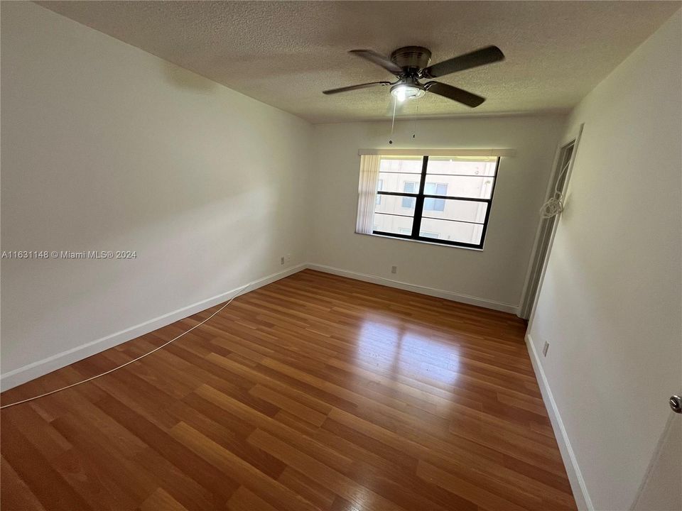 For Rent: $1,850 (2 beds, 2 baths, 870 Square Feet)