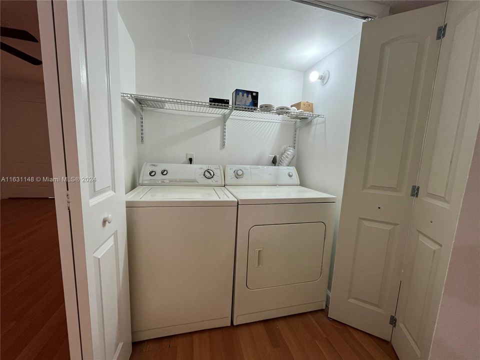 For Rent: $1,850 (2 beds, 2 baths, 870 Square Feet)