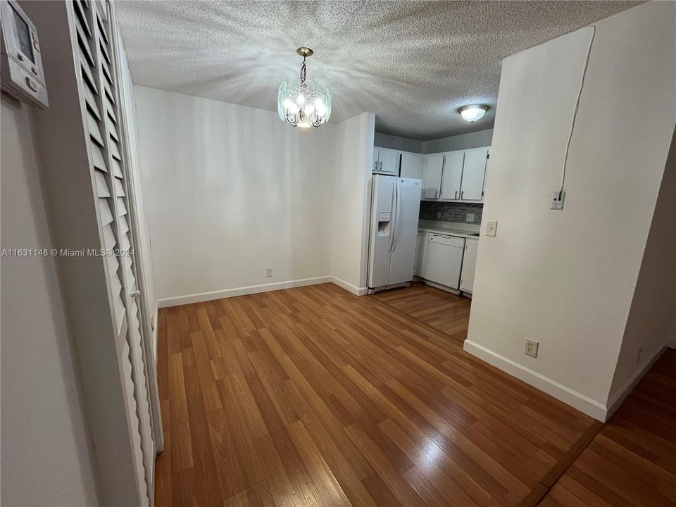 For Rent: $1,850 (2 beds, 2 baths, 870 Square Feet)