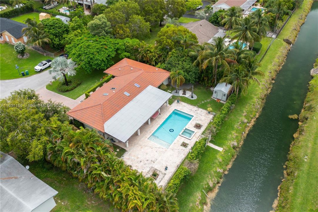 Active With Contract: $1,150,000 (3 beds, 3 baths, 1792 Square Feet)