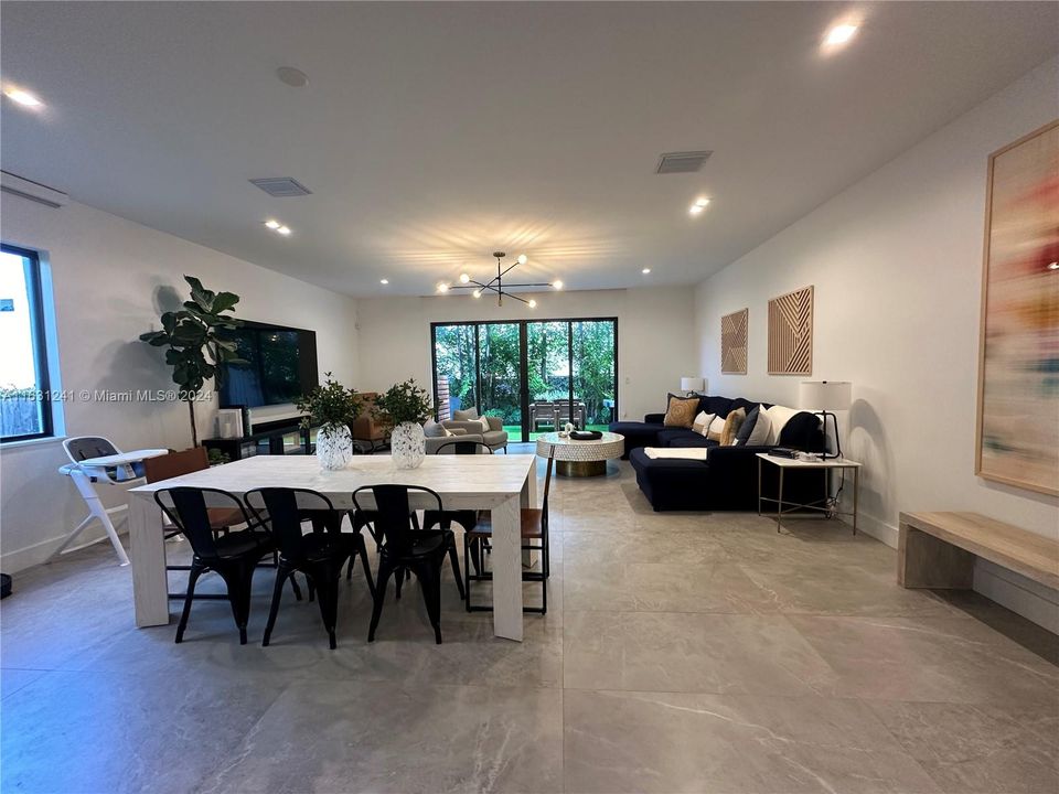 Active With Contract: $1,365,000 (4 beds, 3 baths, 2509 Square Feet)