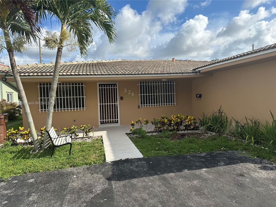 待售: $1,299,000 (0 贝兹, 0 浴室, 3030 平方英尺)