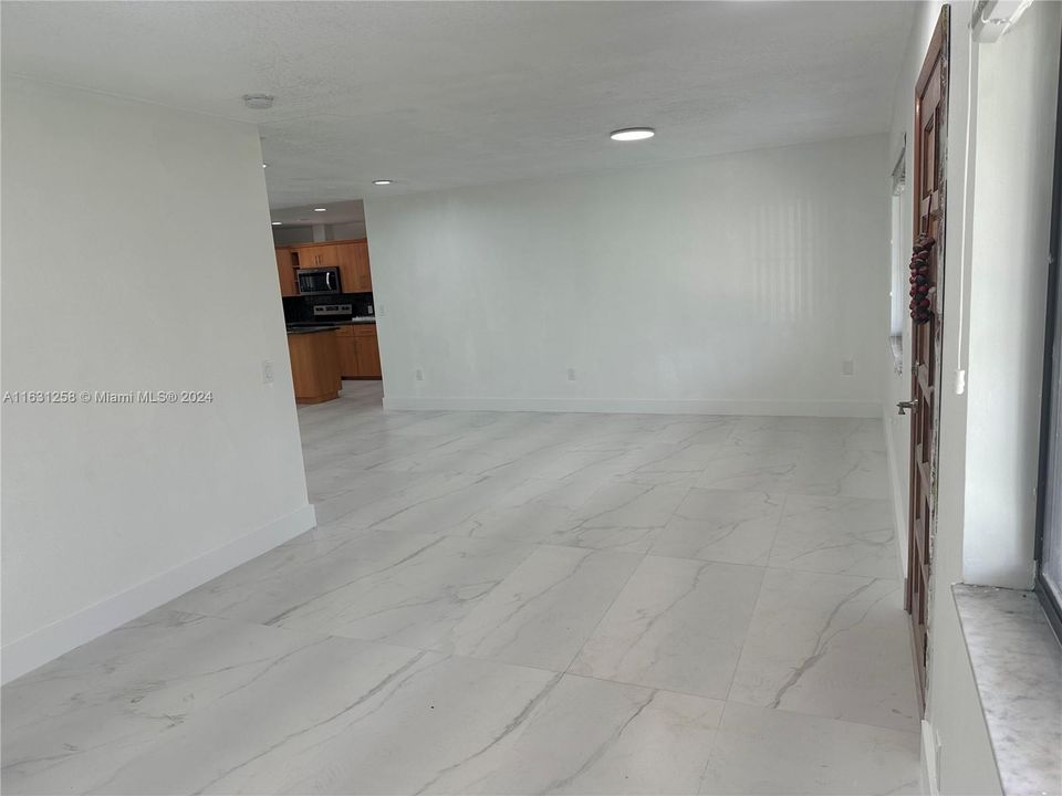 待售: $1,299,000 (0 贝兹, 0 浴室, 3030 平方英尺)