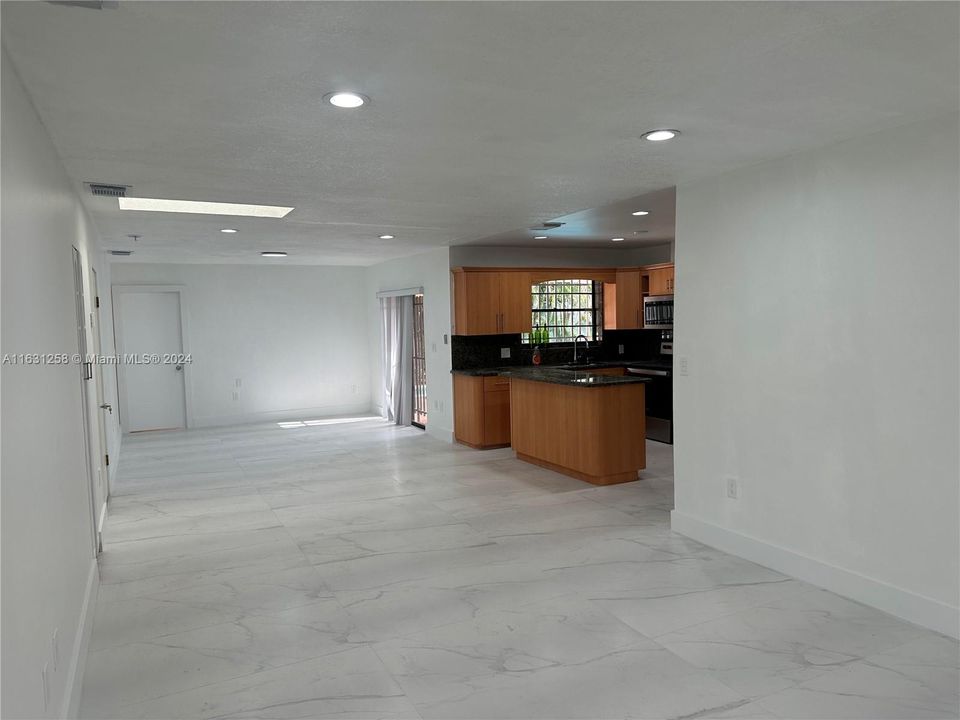 待售: $1,299,000 (0 贝兹, 0 浴室, 3030 平方英尺)