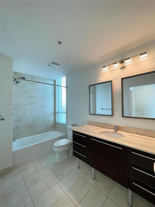 Recently Rented: $4,600 (2 beds, 2 baths, 1400 Square Feet)