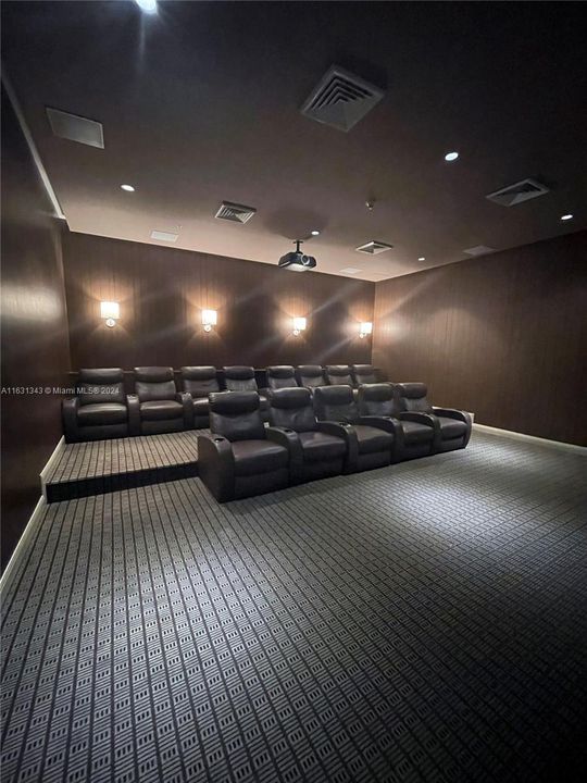 Recently Rented: $4,600 (2 beds, 2 baths, 1400 Square Feet)