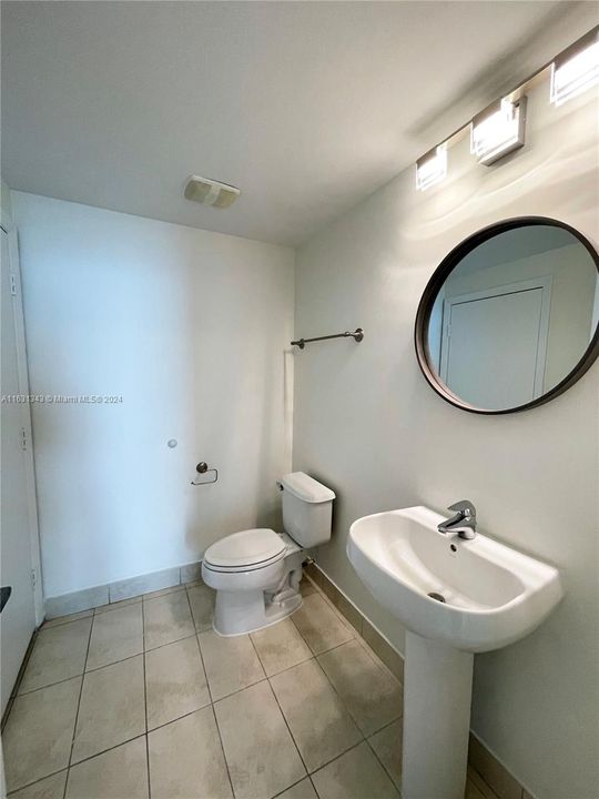 Recently Rented: $4,600 (2 beds, 2 baths, 1400 Square Feet)