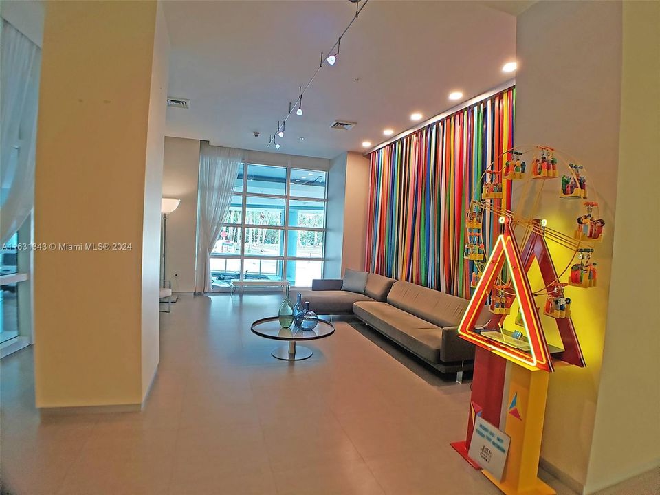 Recently Rented: $4,600 (2 beds, 2 baths, 1400 Square Feet)