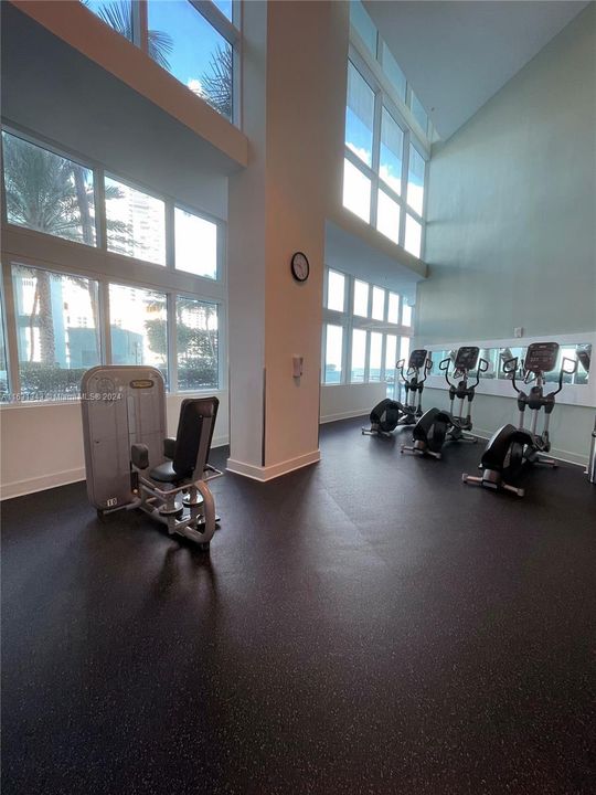 Recently Rented: $4,600 (2 beds, 2 baths, 1400 Square Feet)